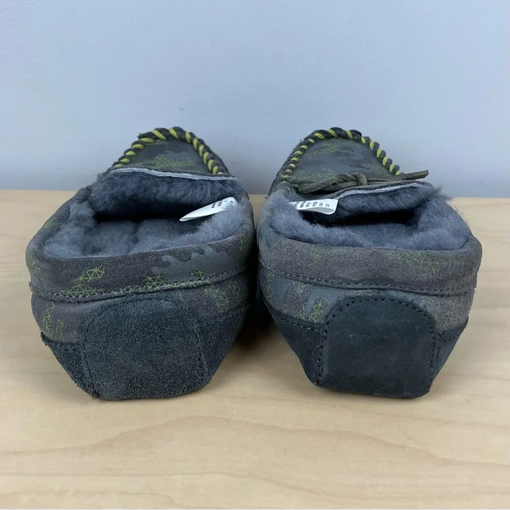L.L. Bean Kids Size 4.0 Wicked Good Slipper Moccasins Gray Camouflage Lined